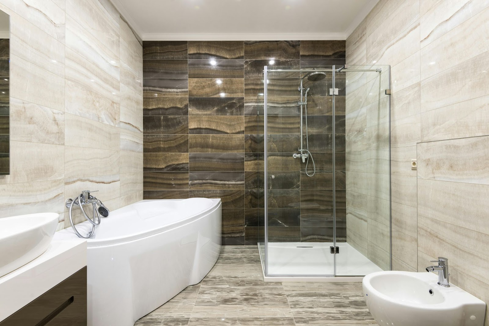 Are Solid Surface Bathtubs Worth It? Here’s What to Know
